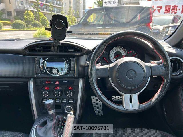 Toyota 86 2012-08 6750661-3