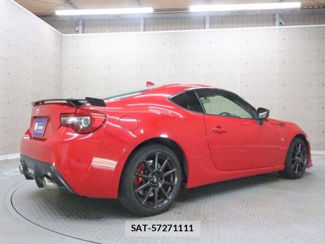 Toyota 86 2019-10 6812777-1