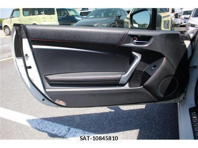 Toyota 86 2016-03 6813274-26