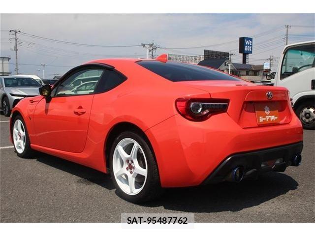 Toyota 86 2017-04 6900351-11