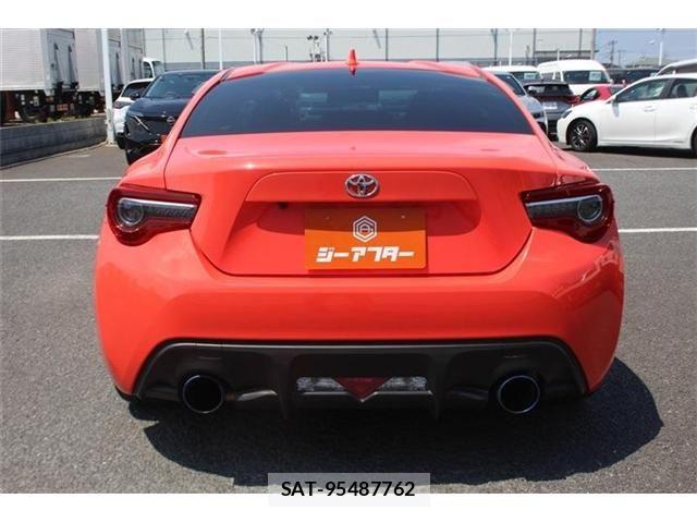 Toyota 86 2017-04 6900351-12