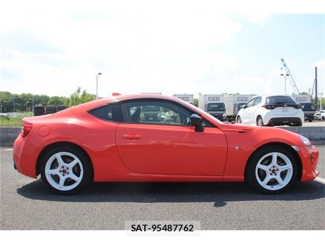 Toyota 86 2017-04 6900351-14
