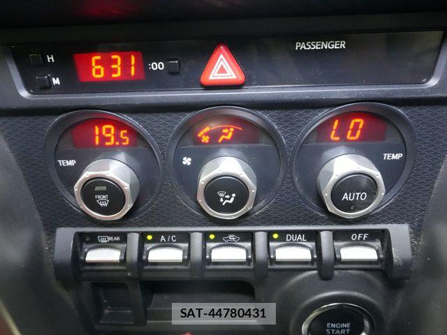 Toyota 86 2015-04 6984811-13