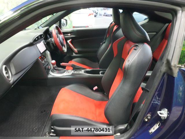 Toyota 86 2015-04 6984811-23