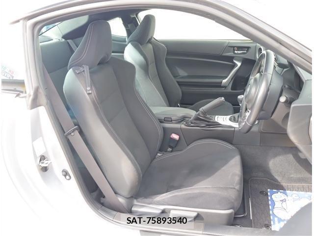 Toyota 86 2019-05 6982618-8