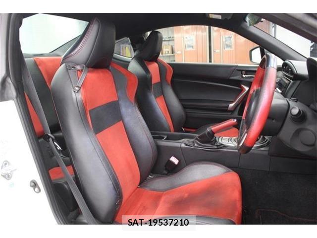 Toyota 86 2012-08 7056991-26