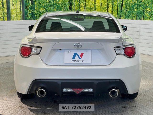 Toyota 86 2012-12 7056956-15