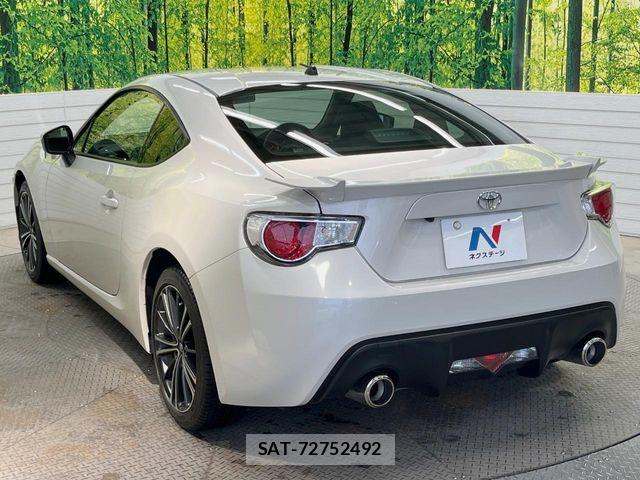 Toyota 86 2012-12 7056956-17