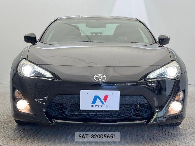 Toyota 86 2015-10 7056965-14