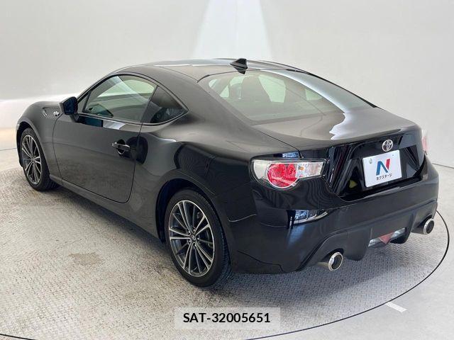 Toyota 86 2015-10 7056965-17
