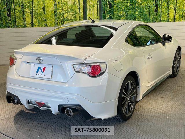 Toyota 86 2012-09 7213593-16