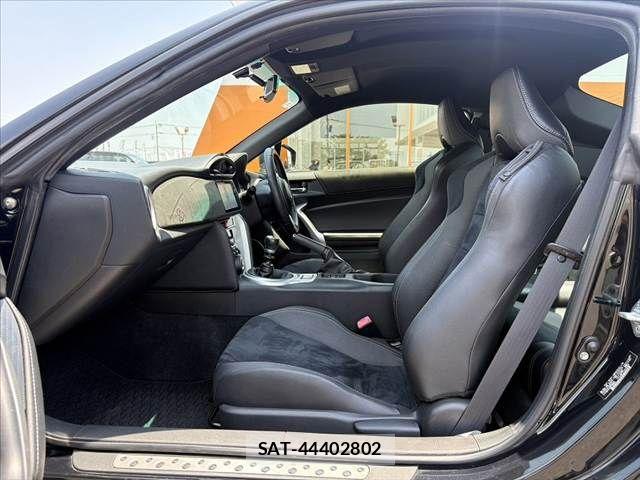 Toyota 86 2016-11 7213744-16