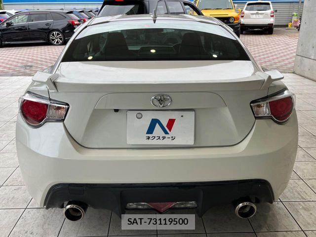 Toyota 86 2014-09 7213689-16