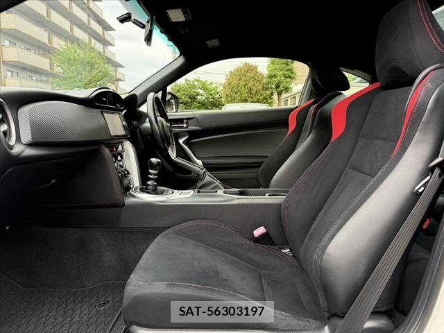 Toyota 86 2015-06 7213707-16