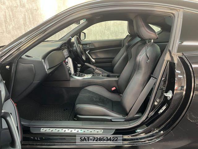 Toyota 86 2015-05 7213690-18