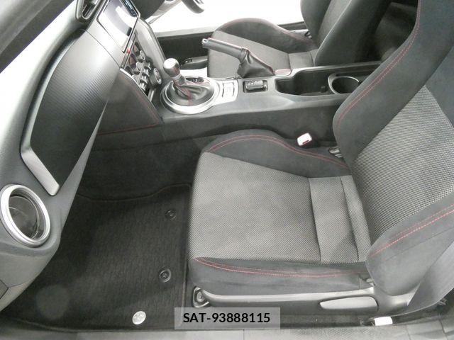 Toyota 86 2012-08 7213575-15