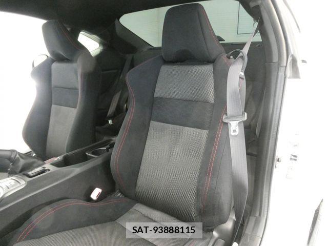 Toyota 86 2012-08 7213575-16
