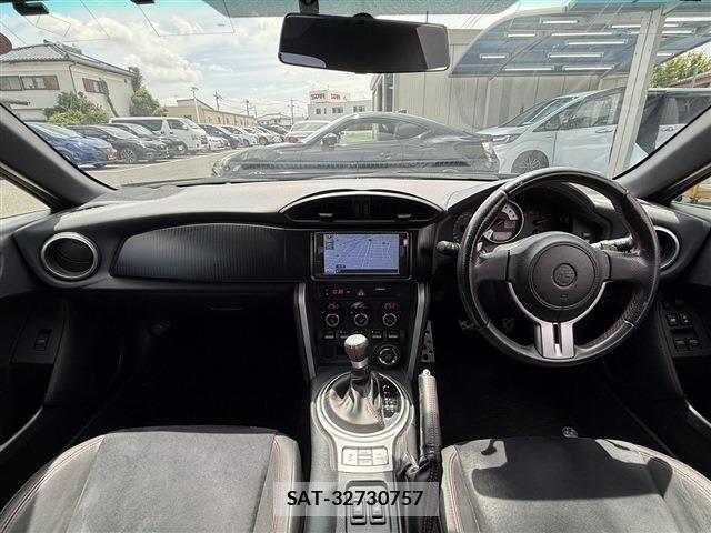 Toyota 86 2013-12 7213662-17