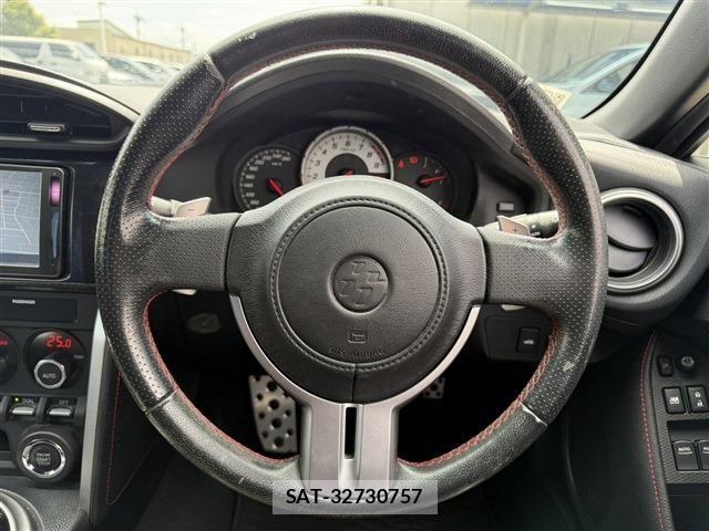 Toyota 86 2013-12 7213662-18
