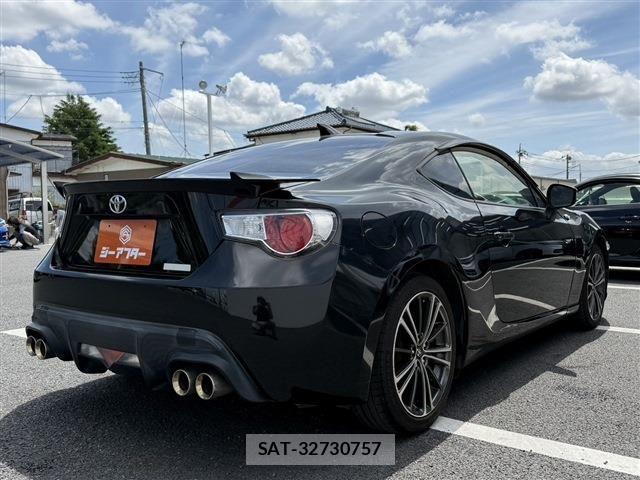 Toyota 86 2013-12 7213662-21