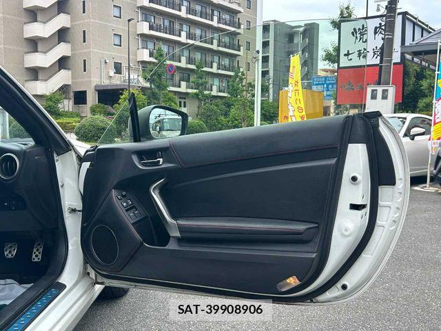 Toyota 86 2013-04 7249592-17