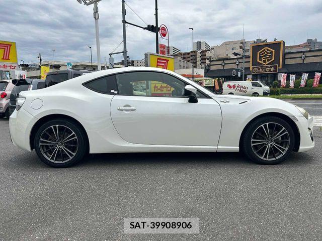 Toyota 86 2013-04 7249592-26