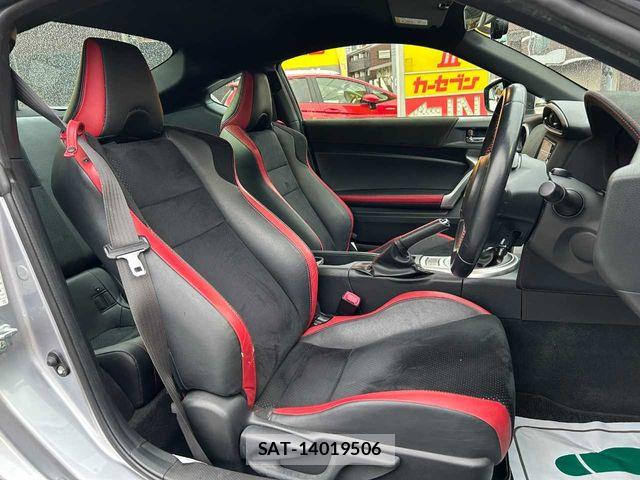 Toyota 86 2017-09 7270976-16