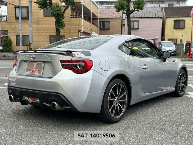 Toyota 86 2017-09 7270976-23