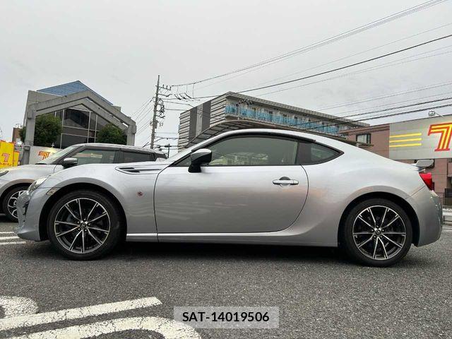 Toyota 86 2017-09 7270976-26