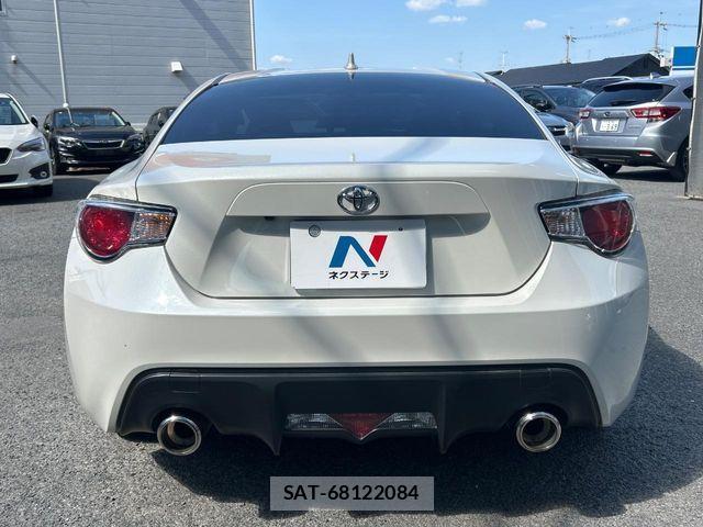 Toyota 86 2015-10 7271019-16