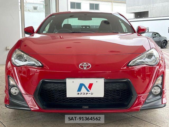 Toyota 86 2014-04 7271045-11