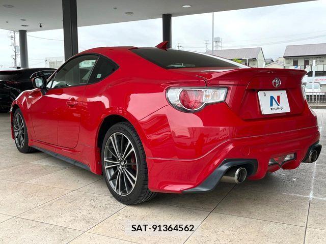 Toyota 86 2014-04 7271045-14