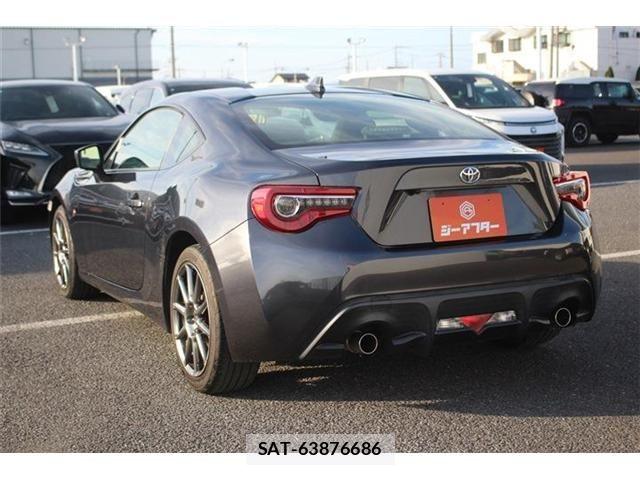 Toyota 86 2018-04 7324781-11