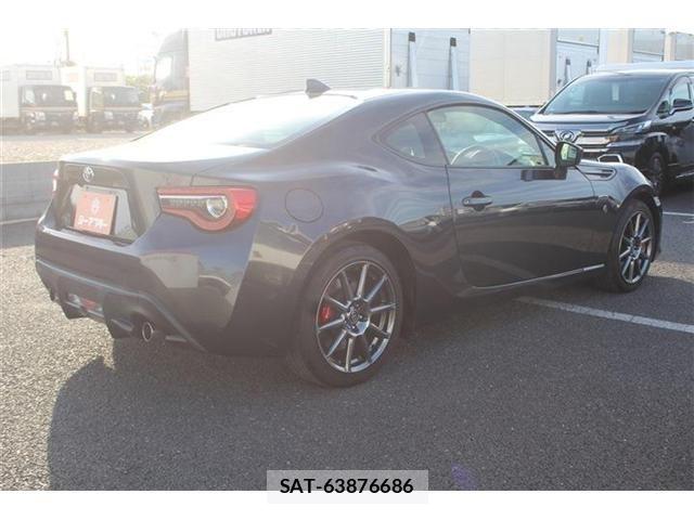 Toyota 86 2018-04 7324781-13