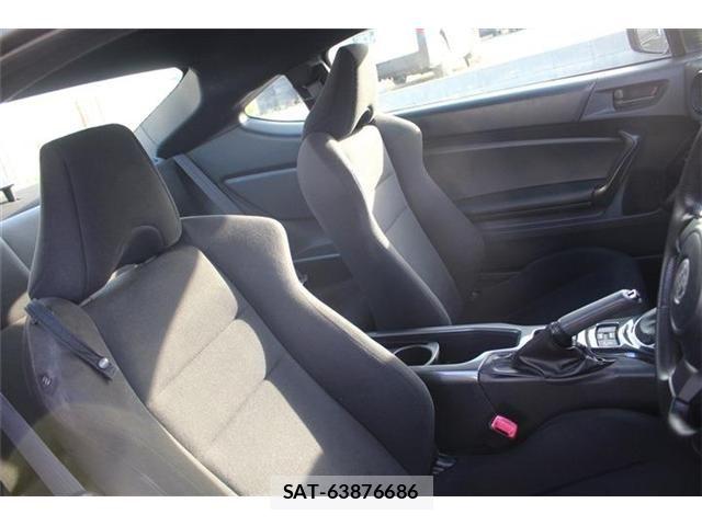 Toyota 86 2018-04 7324781-21