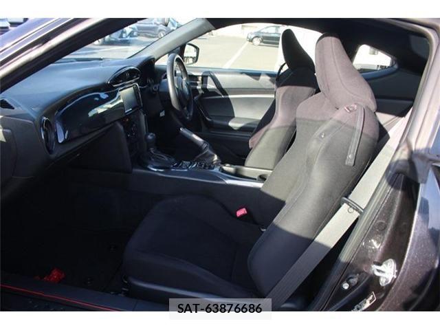 Toyota 86 2018-04 7324781-22