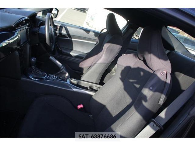Toyota 86 2018-04 7324781-23