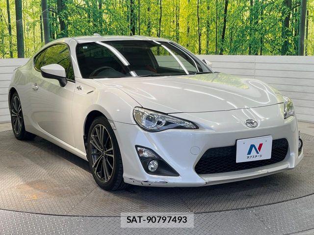 Toyota 86 2013-03 7324788-16