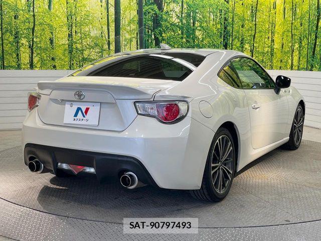 Toyota 86 2013-03 7324788-17