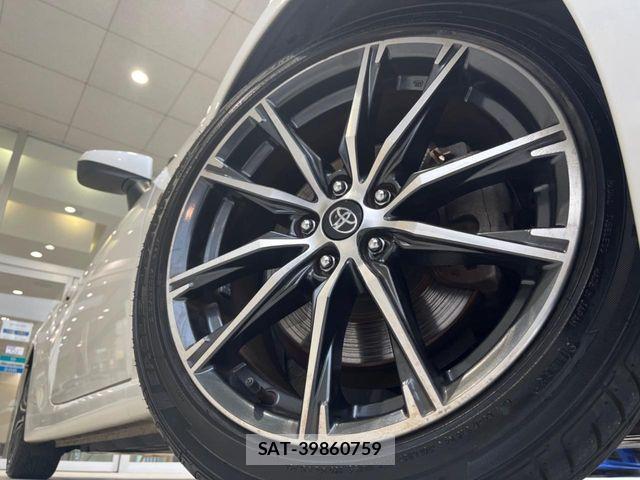 Toyota 86 2017-11 7356513-13