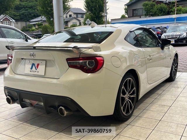 Toyota 86 2017-11 7356513-17
