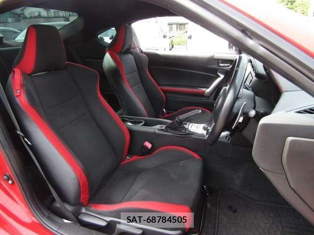 Toyota 86 2016-11 7356541-12