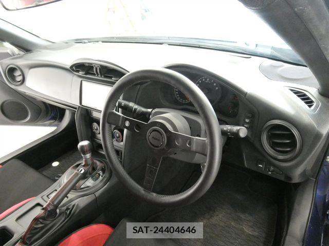 Toyota 86 2013-07 7390807-13