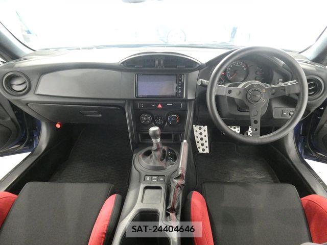 Toyota 86 2013-07 7390807-2