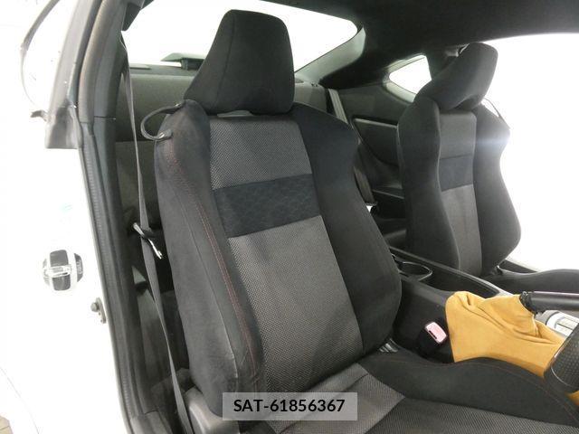 Toyota 86 2012-07 7390789-17