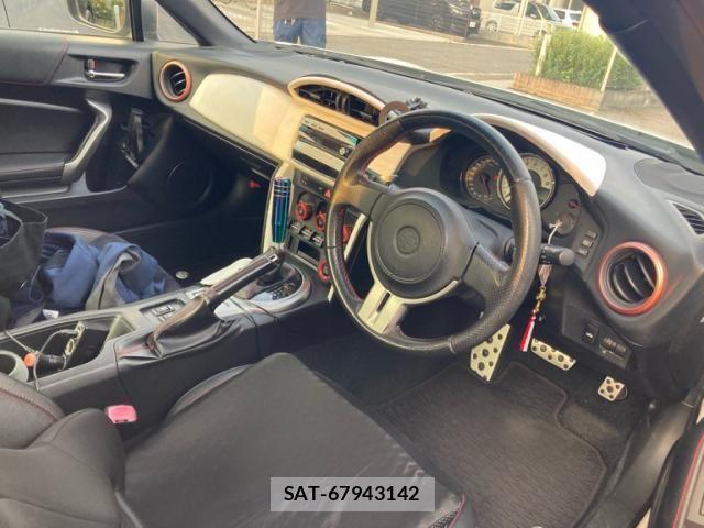 Toyota 86 2012-11 7452229-10