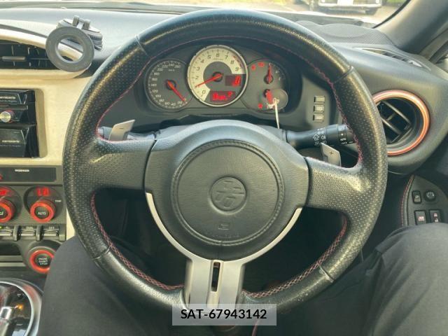 Toyota 86 2012-11 7452229-14