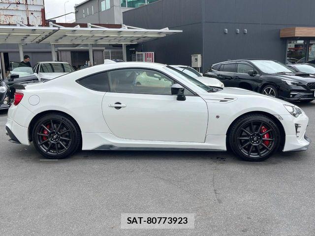 Toyota 86 2018-10 7451783-16