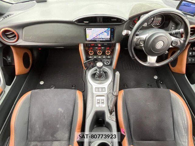 Toyota 86 2018-10 7451783-1
