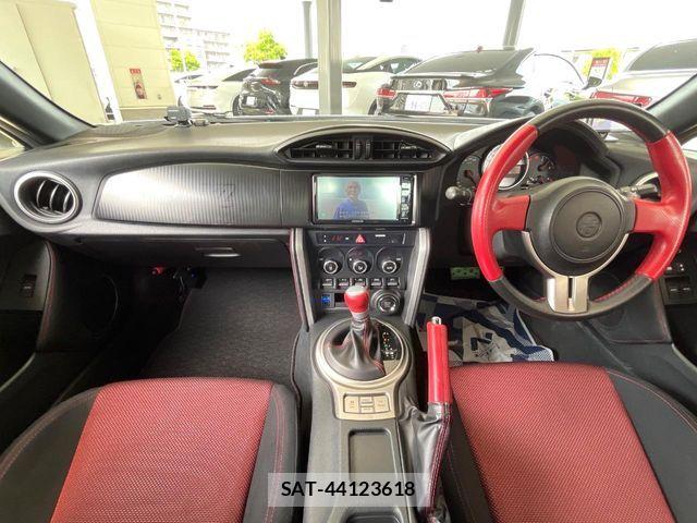 Toyota 86 2013-05 7506392-1